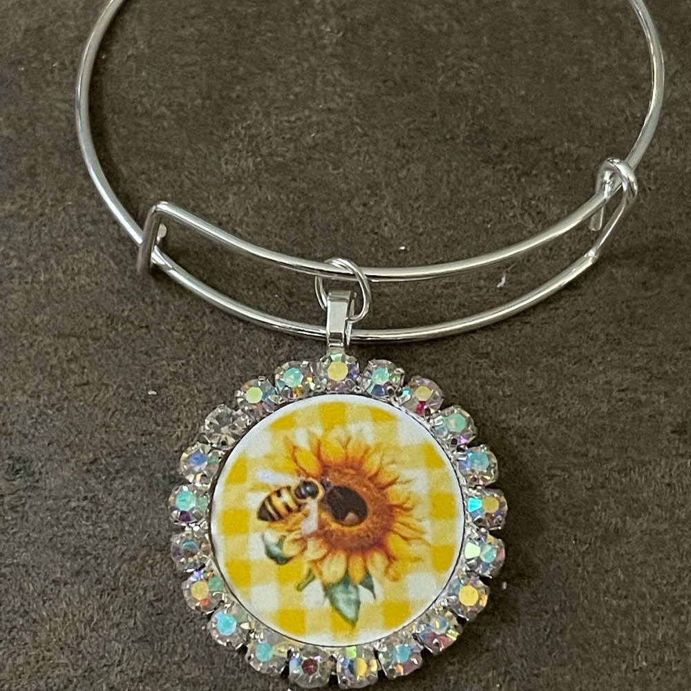Bumble bee bracelet